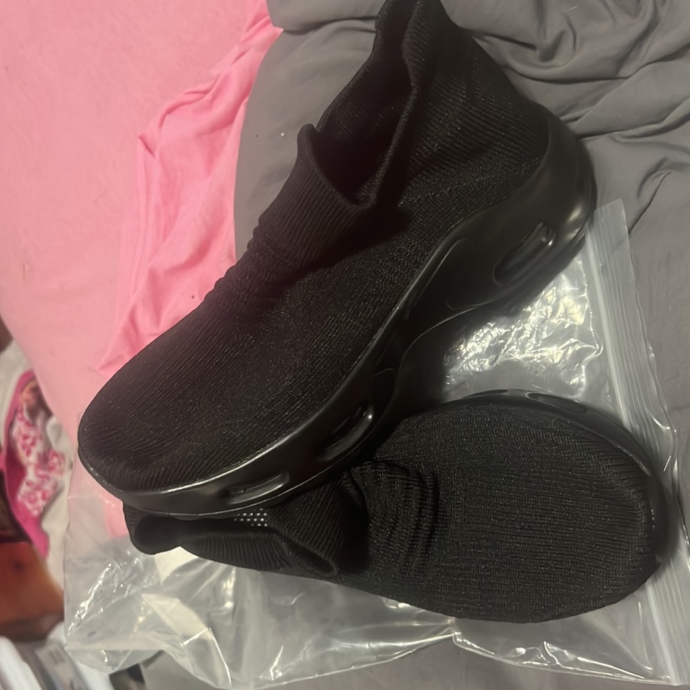 Shoes - Picture 2 of 3